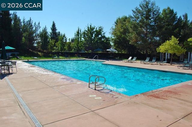 668 Sun Tree Ct, Danville, CA 94506