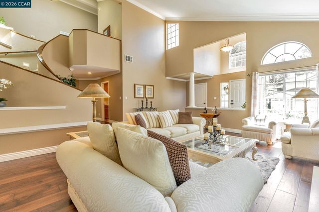 668 Sun Tree Ct, Danville, CA 94506