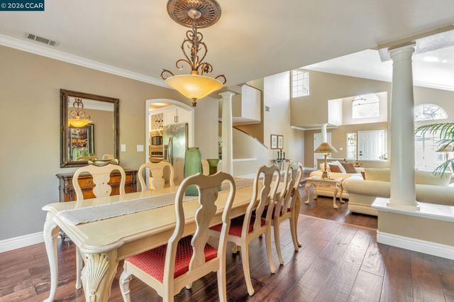 668 Sun Tree Ct, Danville, CA 94506