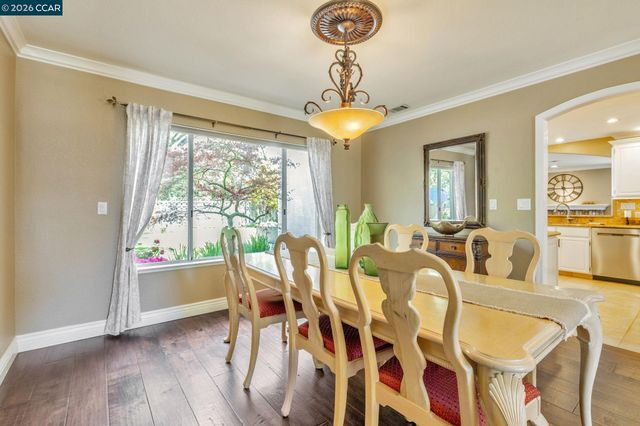 668 Sun Tree Ct, Danville, CA 94506