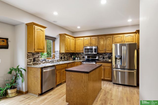 7111 S 167th Circle, Omaha, NE 68136