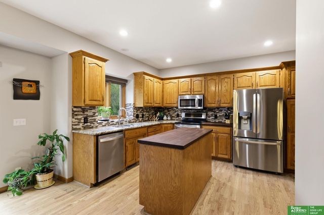 7111 S 167th Circle, Omaha, NE 68136