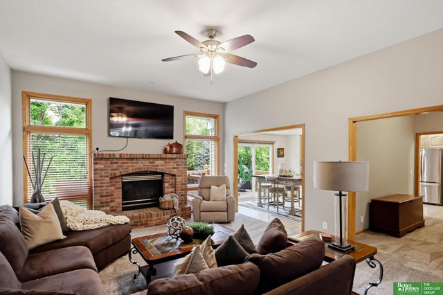 7111 S 167th Circle, Omaha, NE 68136
