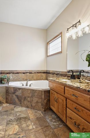 7111 S 167th Circle, Omaha, NE 68136