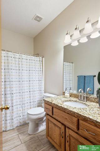 7111 S 167th Circle, Omaha, NE 68136