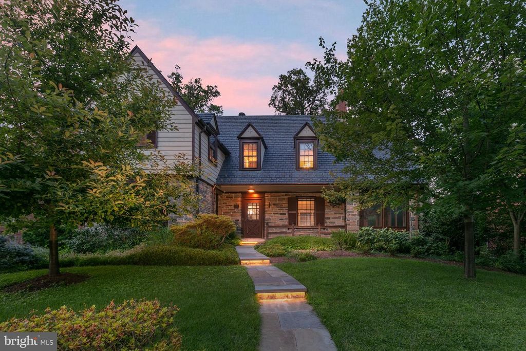 1751 CRESTWOOD DR NW, Washington, DC 20011