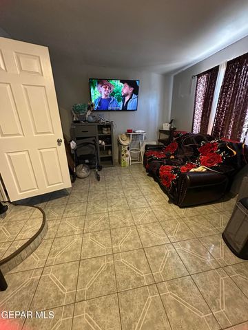 8150 Mount Latona Drive, El Paso, TX 79904