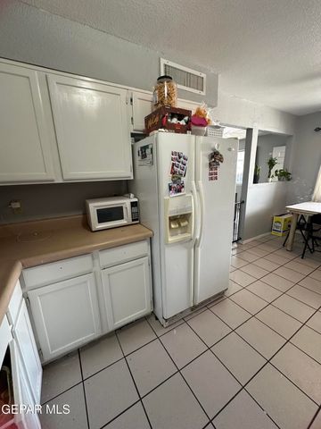 8150 Mount Latona Drive, El Paso, TX 79904