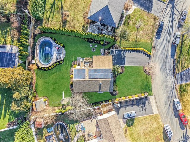 15 Penn Drive, Smithtown, NY 11787