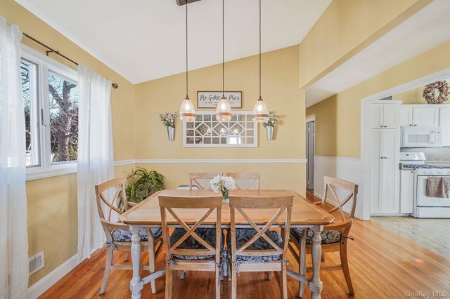 15 Penn Drive, Smithtown, NY 11787