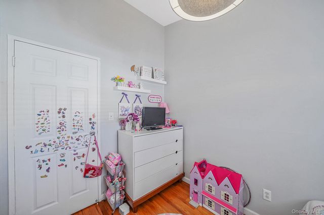 15 Penn Drive, Smithtown, NY 11787