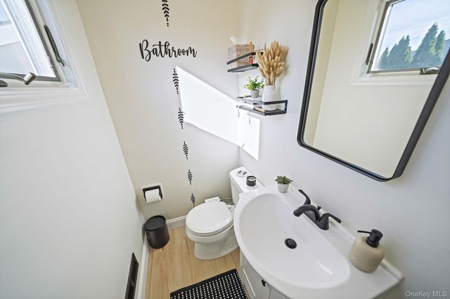 15 Penn Drive, Smithtown, NY 11787