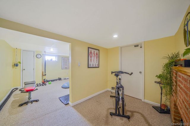 15 Penn Drive, Smithtown, NY 11787