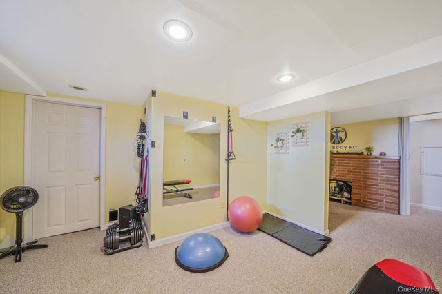 15 Penn Drive, Smithtown, NY 11787