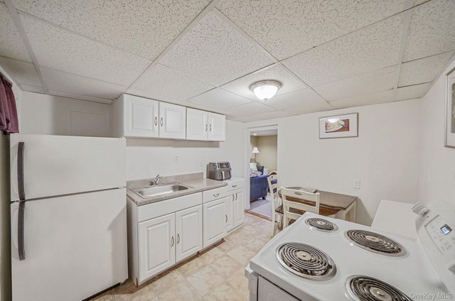 15 Penn Drive, Smithtown, NY 11787