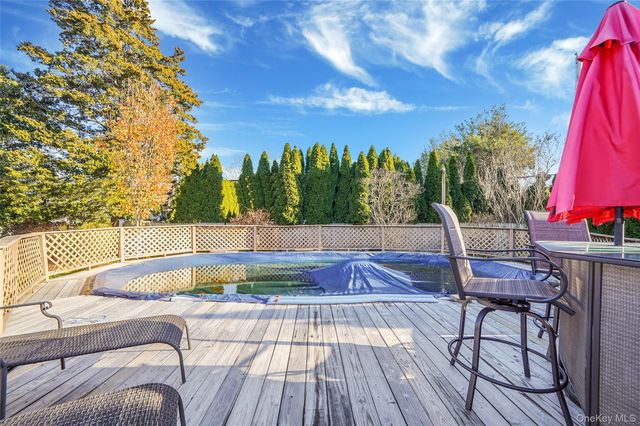 15 Penn Drive, Smithtown, NY 11787