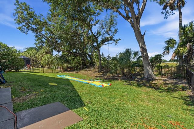 8809 49TH AVENUE E, Palmetto, FL 34221