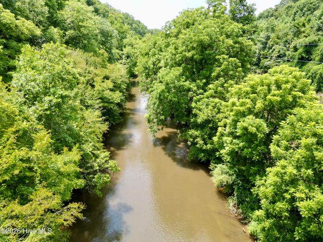 7 Heaton Road, Marble, NC 28905