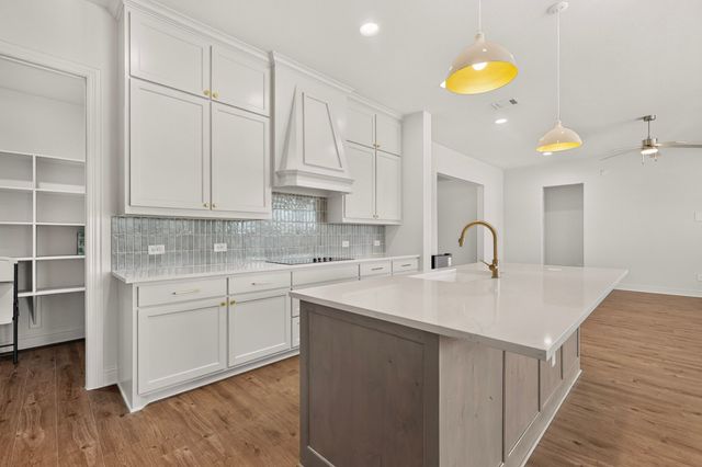 818 Monza Drive, Midlothian, TX 76065