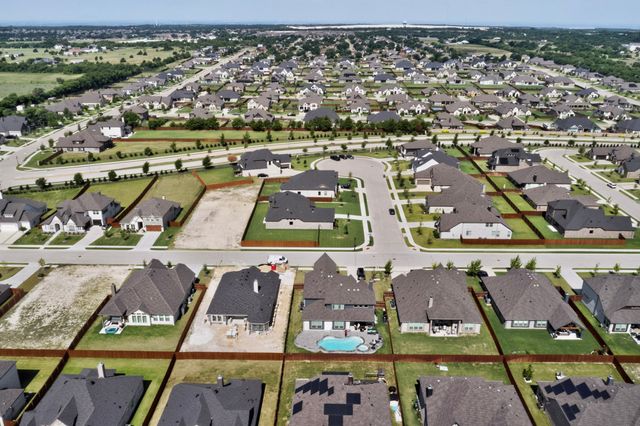818 Monza Drive, Midlothian, TX 76065