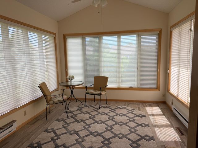 4162 N Black Oaks Ln N, Plymouth, MN 55446