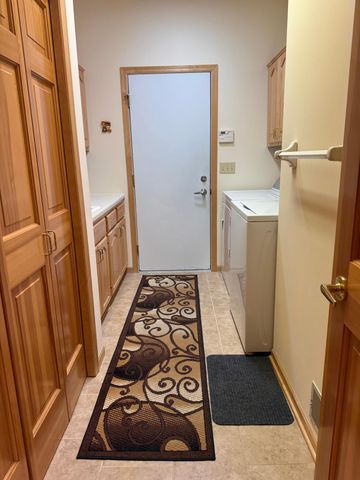 4162 N Black Oaks Ln N, Plymouth, MN 55446