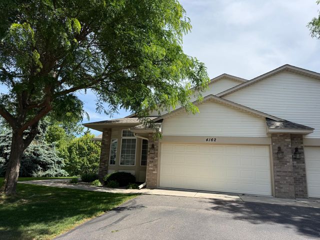 4162 N Black Oaks Ln N, Plymouth, MN 55446