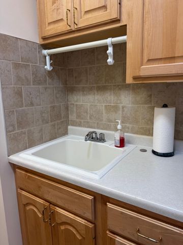 4162 N Black Oaks Ln N, Plymouth, MN 55446