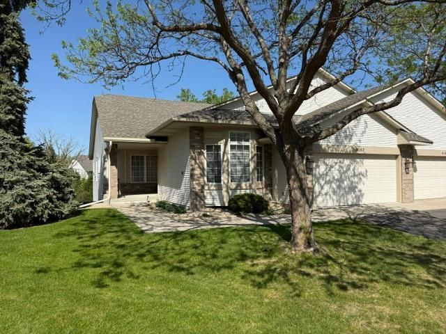 4162 N Black Oaks Ln N, Plymouth, MN 55446