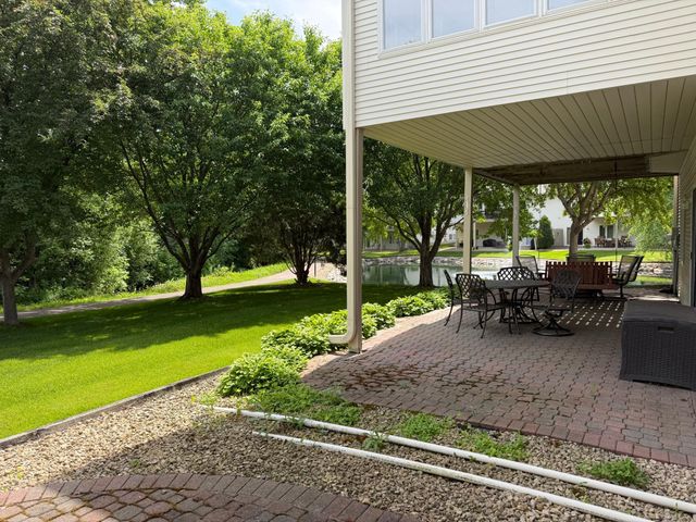 4162 N Black Oaks Ln N, Plymouth, MN 55446