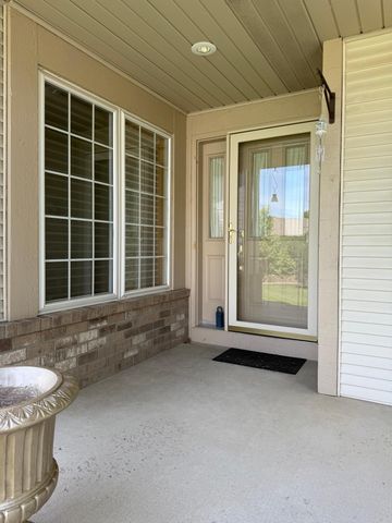4162 N Black Oaks Ln N, Plymouth, MN 55446