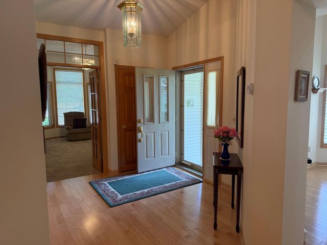 4162 N Black Oaks Ln N, Plymouth, MN 55446