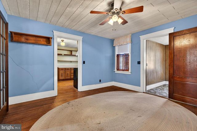 940 PETERS MOUNTAIN RD, Dauphin, PA 17018