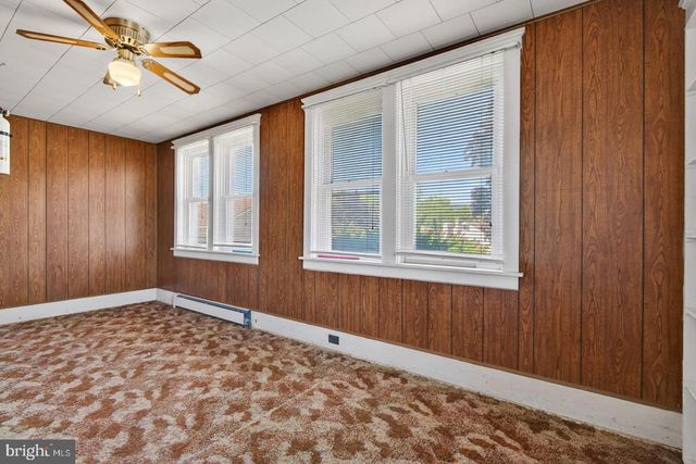940 PETERS MOUNTAIN RD, Dauphin, PA 17018