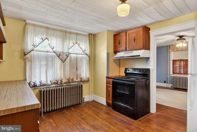 940 PETERS MOUNTAIN RD, Dauphin, PA 17018
