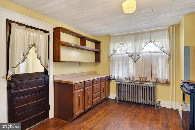 940 PETERS MOUNTAIN RD, Dauphin, PA 17018
