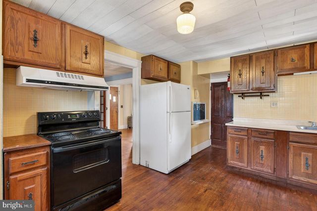 940 PETERS MOUNTAIN RD, Dauphin, PA 17018