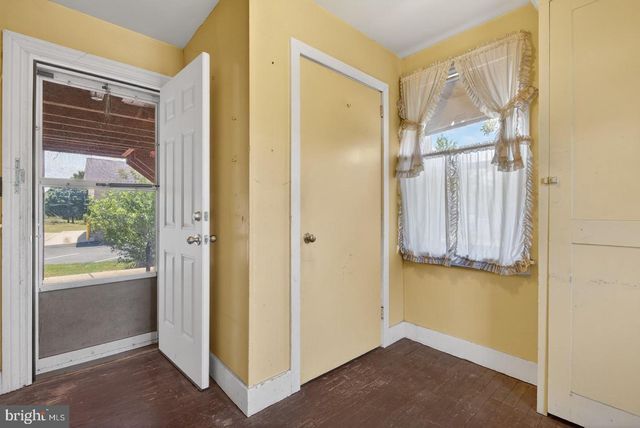 940 PETERS MOUNTAIN RD, Dauphin, PA 17018