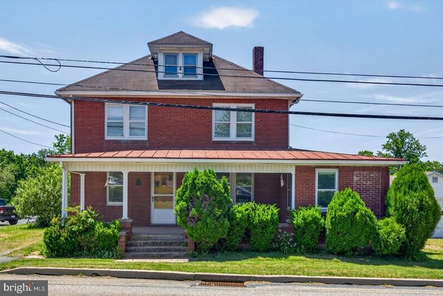 940 PETERS MOUNTAIN RD, Dauphin, PA 17018