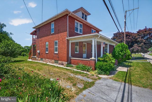 940 PETERS MOUNTAIN RD, Dauphin, PA 17018