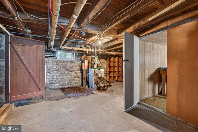 940 PETERS MOUNTAIN RD, Dauphin, PA 17018