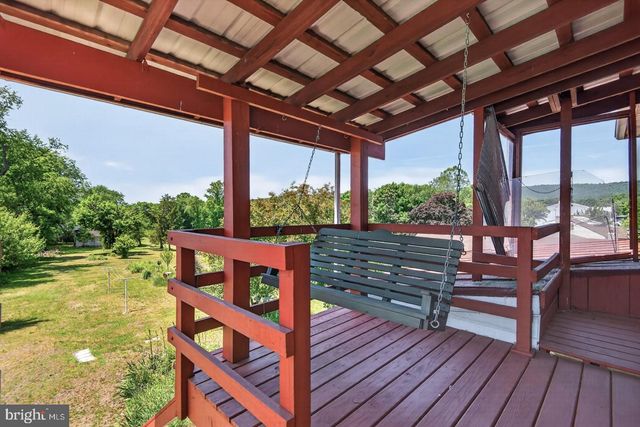 940 PETERS MOUNTAIN RD, Dauphin, PA 17018