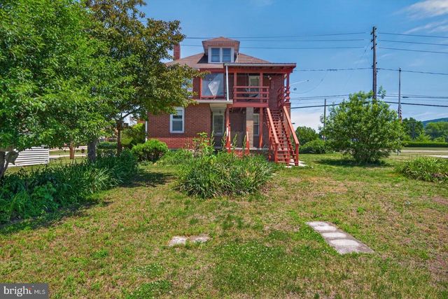 940 PETERS MOUNTAIN RD, Dauphin, PA 17018