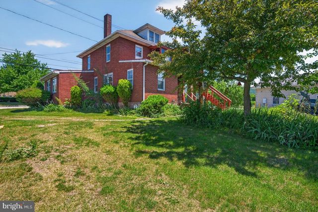 940 PETERS MOUNTAIN RD, Dauphin, PA 17018