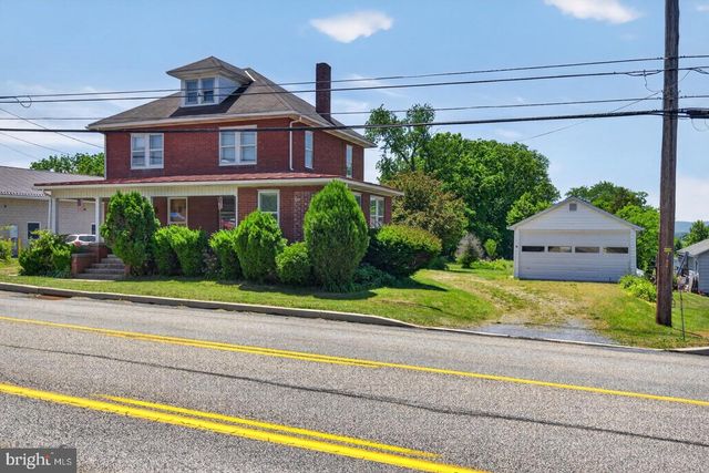 940 PETERS MOUNTAIN RD, Dauphin, PA 17018