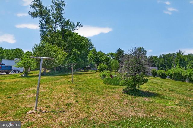 940 PETERS MOUNTAIN RD, Dauphin, PA 17018