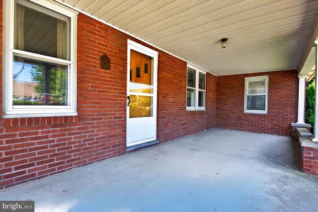 940 PETERS MOUNTAIN RD, Dauphin, PA 17018