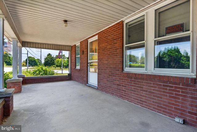 940 PETERS MOUNTAIN RD, Dauphin, PA 17018
