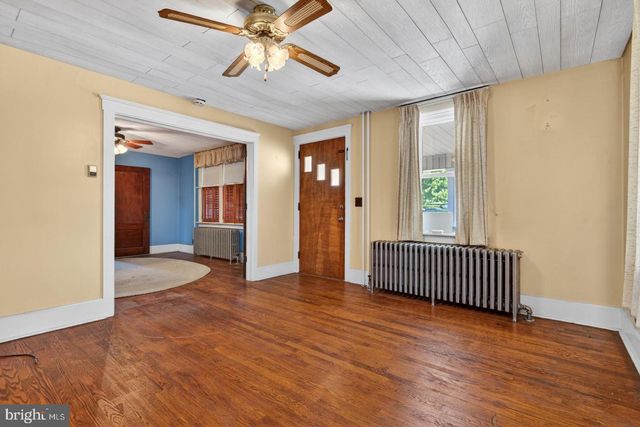 940 PETERS MOUNTAIN RD, Dauphin, PA 17018