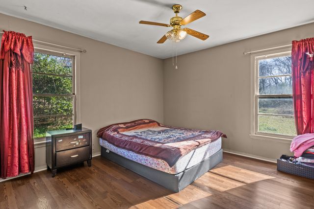 1210 E 4th Street, Mt Pleasant, TX 75455